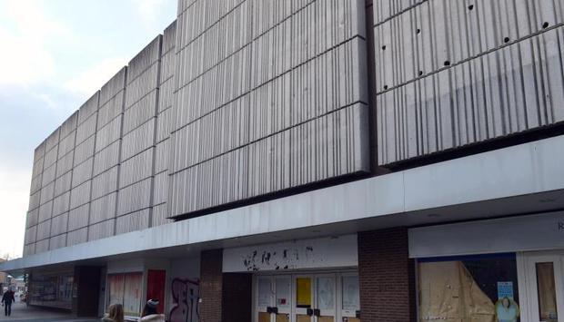 Ein geschlossenes Hertie-Kaufhaus in der Innenstadt von Delmenhorst (Niedersachsen). Foto: Carmen Jaspersen Ein geschlossenes Hertie-Kaufhaus in der Innenstadt von Delmenhorst (Niedersachsen). Foto: Carmen Jaspersen