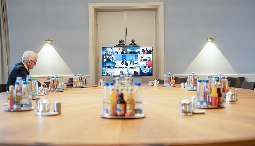 Die Corona-Krise musste auch die Landesregierung viel schneller Entscheidungen treffen als das gewöhnlich in demokratischen Entscheidungsprozessen der Fall ist. Foto: dpa Die Corona-Krise musste auch die Landesregierung viel schneller Entscheidungen treffen als das gewöhnlich in demokratischen Entscheidungsprozessen der Fall ist. Foto: dpa