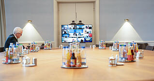 Die Corona-Krise musste auch die Landesregierung viel schneller Entscheidungen treffen als das gewöhnlich in demokratischen Entscheidungsprozessen der Fall ist. Foto: dpa Die Corona-Krise musste auch die Landesregierung viel schneller Entscheidungen treffen als das gewöhnlich in demokratischen Entscheidungsprozessen der Fall ist. Foto: dpa