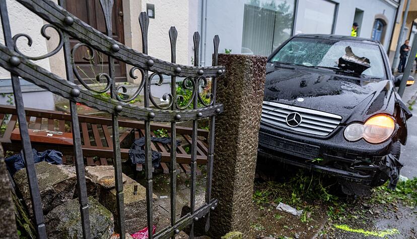 Der Mann steuerte den Wagen wohl bewusst in die Menschengruppe.