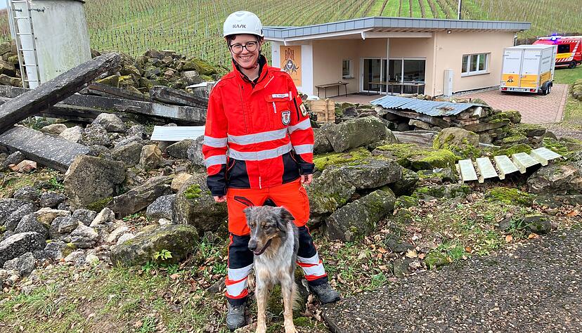 Saskia Schmid von der Rettungshundestaffel mit Border-Collie-Mischling Merlin. Saskia Schmid von der Rettungshundestaffel mit Border-Collie-Mischling Merlin.