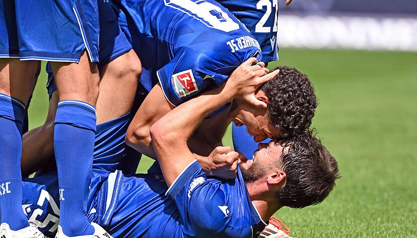 Lilian Egloff (unten) war der späte Siegtorschütze des KSC. Lilian Egloff (unten) war der späte Siegtorschütze des KSC.