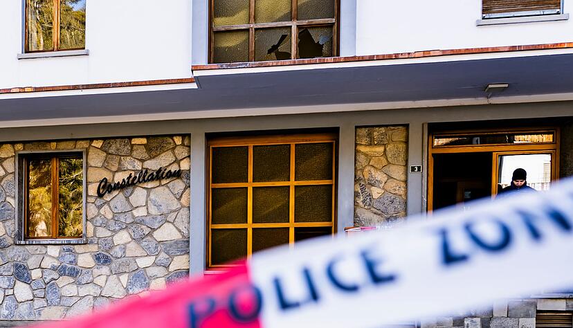 Hunderte Menschen hatten in der Bar Silvester gefeiert. Hunderte Menschen hatten in der Bar Silvester gefeiert.