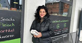 Giovanna Vittorio-Gratz nutzt den autonomen Einkaufsladen regelm&auml;&szlig;ig. Auch an Sonntagen sollen diese jetzt rechtssicher ge&ouml;ffnet bleiben d&uuml;rfen.