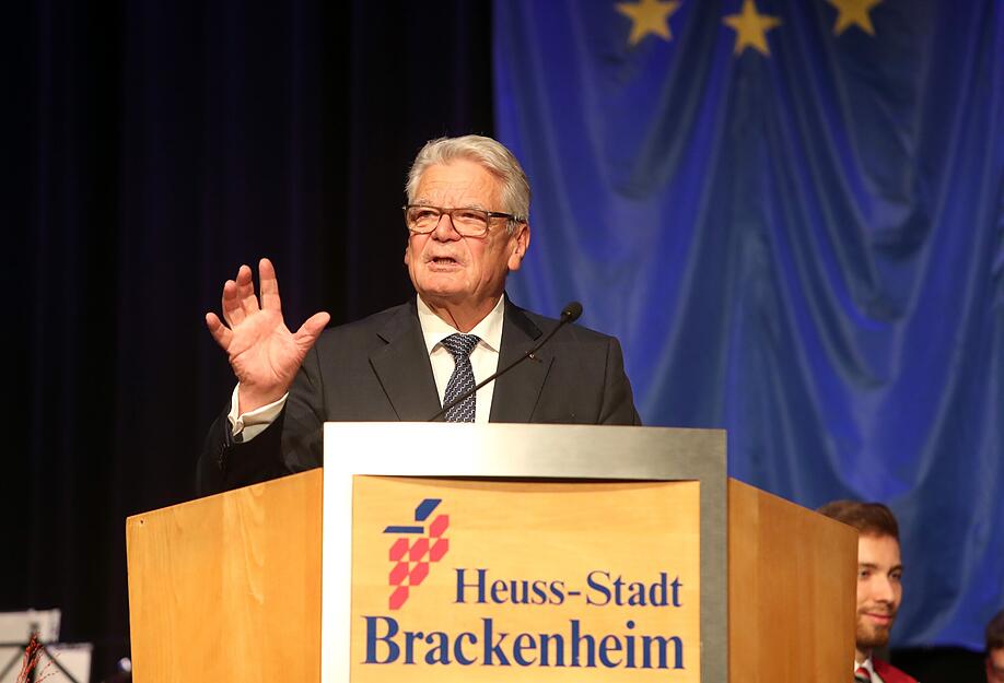 2019: Joachim Gauck (Bundespräsident von 2012 bis 2017) spricht zum Tag der Deutschen Einheit in Brackenheim. 2019: Joachim Gauck (Bundespräsident von 2012 bis 2017) spricht zum Tag der Deutschen Einheit in Brackenheim.