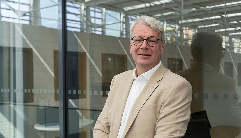 &laquo;Das Sprachmodell von DeepSeek scheint tats&auml;chlich einige neue Wege einzuschlagen, um hohe Leistungsf&auml;higkeit mit moderatem Einsatz von Ressourcen zu erreichen&raquo;, sagt Experte Peter Liggesmeyer.