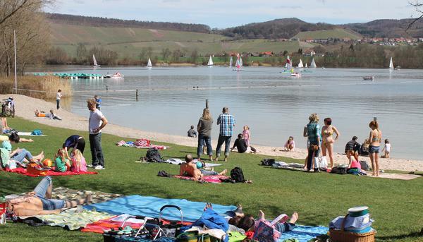 Zum Baden ist das Wasser am Breitenauer See noch zu kalt.