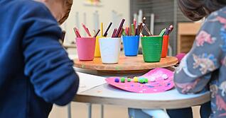 Die Kitas in der Region sehen sich personell relativ gut aufgestellt. Trotzdem bleibt die Belastung in den Einrichtungen hoch.