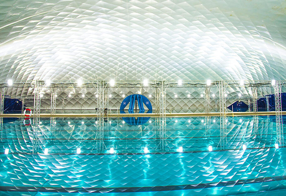 Mit einer sogenannten Traglufthalle für die Neckarhalde könnte das Freibad ganzjährig genutzt werden.