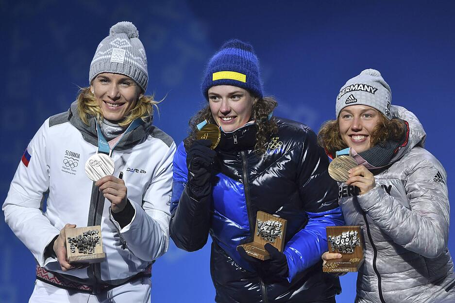 In der Biathlon-Disziplin Einzel gewann sie auf der Strecke von 15 Kilometern die Bronzemedaille.