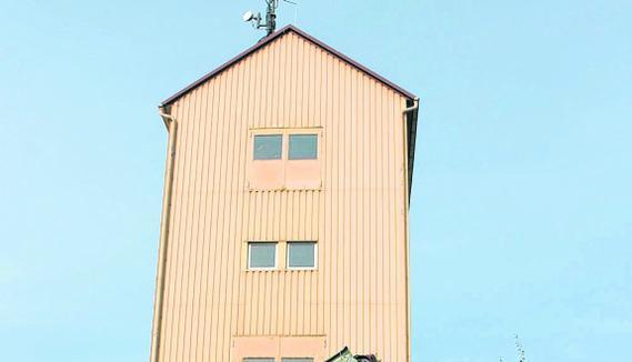 Ein hoher Berg voller Mostobst türmt sich in Willsbach auf. Ein hoher Berg voller Mostobst türmt sich in Willsbach auf.