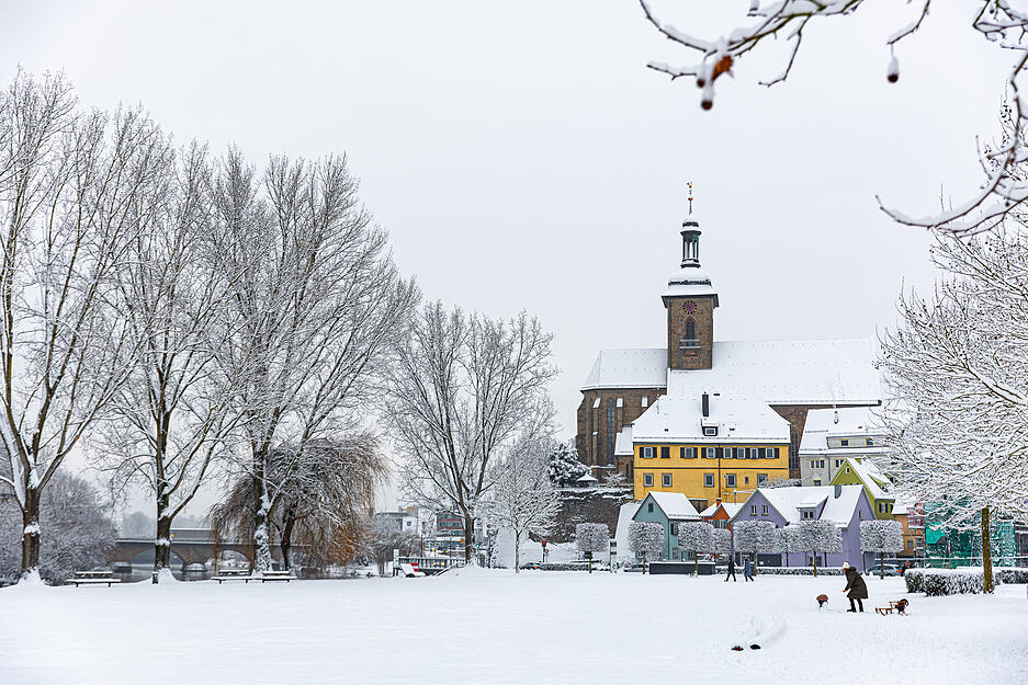 Lauffen ist wie viele Orte derzeit eingeschneit. Lauffen ist wie viele Orte derzeit eingeschneit.