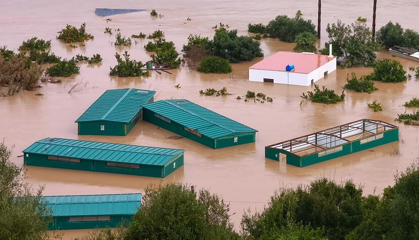 Der Atlantiksturm &laquo;Leonardo&raquo; hatte am Mittwoch und Donnerstag mit Starkregen und Orkanb&ouml;en &Uuml;berschwemmungen in Portugal und wie hier in S&uuml;dspanien ausgel&ouml;st.