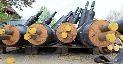 Fernw&auml;rme, hier Leitungen vor dem Einbau, ist ein wichtiger Baustein, wenn es darum geht, klimaneutral zu heizen.
Foto: Archiv/Gajer