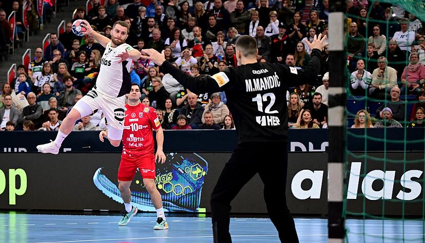 Linksau&szlig;en Lukas Mertens agierte gewohnt treffsicher.