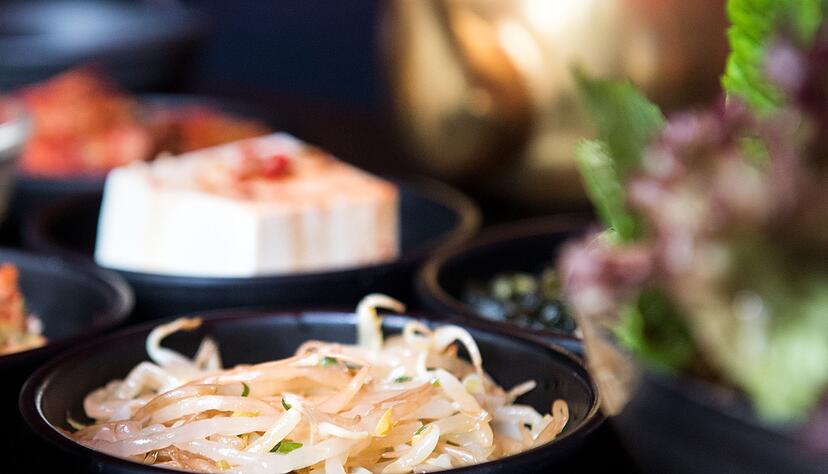 Egal, ob echte Sojasprossen oder &laquo;Falsche&raquo; aus Mungbohnen (Bild) - beide geben vielen Gerichten eine frische, knackige Note.