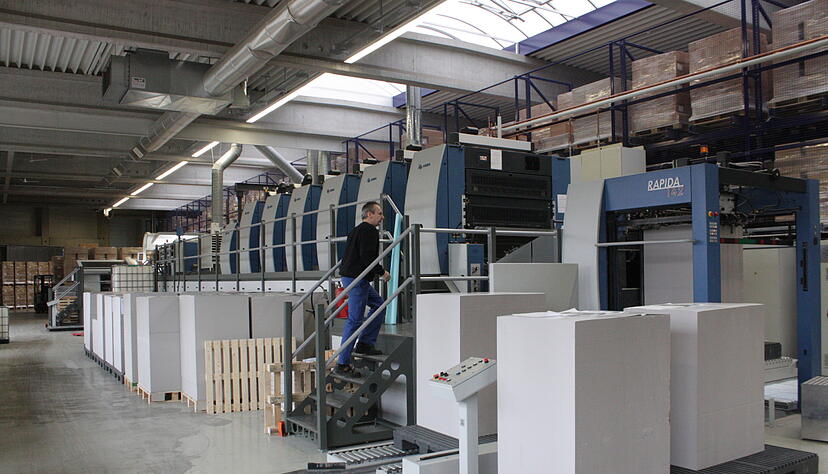 Eine Druckmaschine in einer Halle der Neuensteiner Druckerei Karl Knauer, ehemals Hepack. Foto: Archiv/Fritze