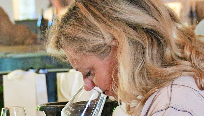 Natalie Lumpp nimmt jeden Riesling unter ihre sensorische Lupe.