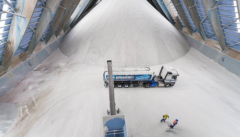 Wintereinbr&uuml;che lassen den Bedarf an Streusalz steigen. Das merken auch die S&uuml;dwestdeutschen Salzwerke in Heilbronn.
