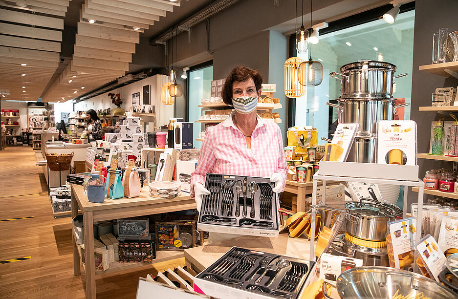 Erste Geschäfte öffnen wieder Erste Geschäfte öffnen wieder