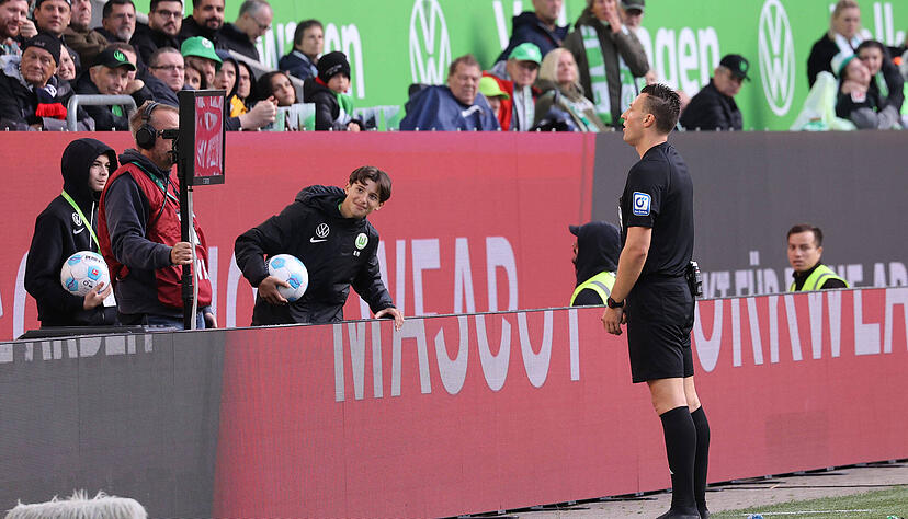 Zwei strittige Szenen gab es beim Spiel des VfB Stuttgart in Wolfsburg. Beide wurden gegen den Vizemeister entschieden.