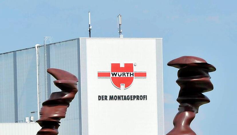 Kunstvolle Blickfänge gibt es rund um das Carmen-Würth-Forum zur Genüge.