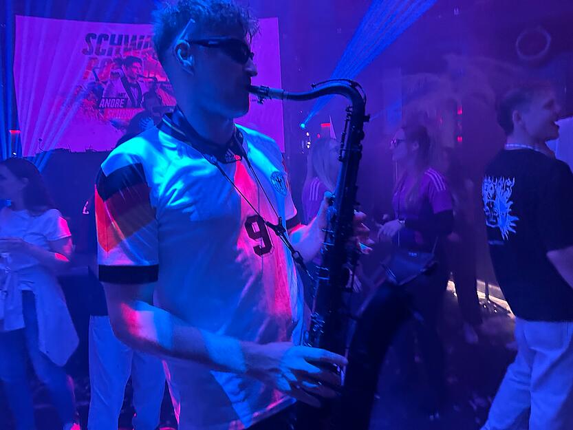 Saxophonist Andre Schnura spielt im M-Park in Heilbronn