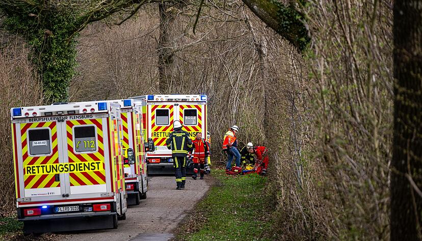 Drei Menschen sterben in einem Waldst&uuml;ck s&uuml;d&ouml;stlich von Flensburg.