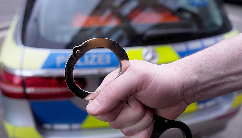 Von Sonntagabend bis Dienstagfr&uuml;h war die Frau mutma&szlig;lich in der Gewalt des 28-J&auml;hrigen. (Symbolbild)