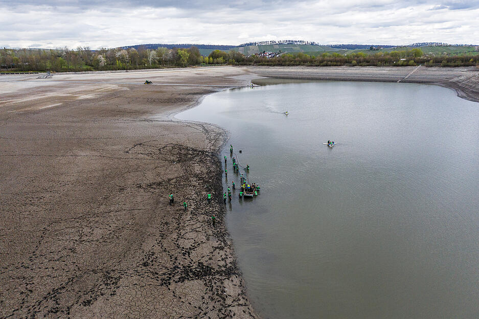 Luftbilder vom Abfischen des Breitenauer Sees
