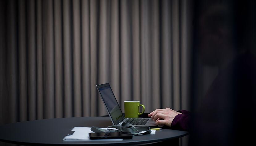 Verdeckte Agenda statt Glaubwürdigkeit und Nähe? Darunter kann das Vertrauen im Team schnell leiden. Verdeckte Agenda statt Glaubwürdigkeit und Nähe? Darunter kann das Vertrauen im Team schnell leiden.