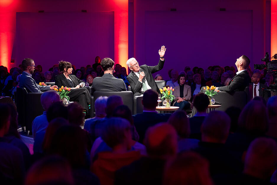 Winfried Kretschmann in Heilbronn: &bdquo;Wer nicht mitkocht, steht am Schluss auf der Speisekarte&ldquo;.