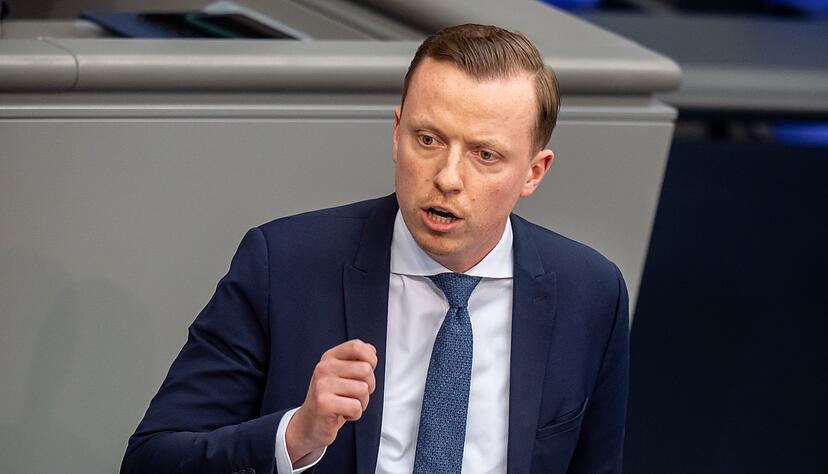 Die Frage einer Entsendung der Bundeswehr zur Absicherung eines möglichen Friedens in der Ukraine sei aktuell nicht mehr als eine «Hörsaaldebatte». (Archivfoto)