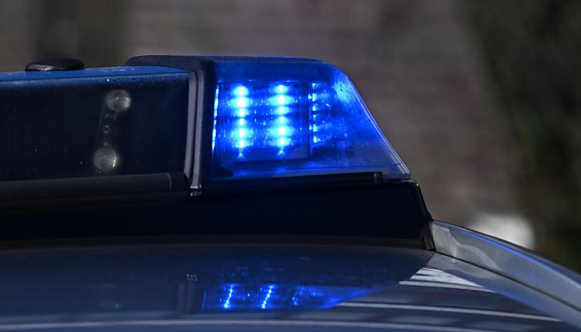 Neben der Polizei war auch der Rettungsdienst im Einsatz. (Symbolbild) Neben der Polizei war auch der Rettungsdienst im Einsatz. (Symbolbild)