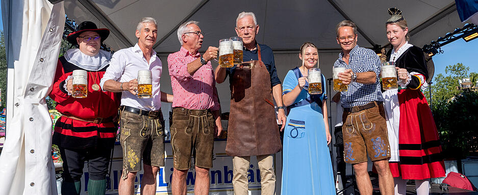 Das Heilbronner Volksfest ist seit Freitag, 4. Juli, eröffnet. Die Theresienwiese verwandelt sich bis zum 13. Juli in ein buntes Areal mit über 100 Attraktionen, Live-Musik und Göckele.