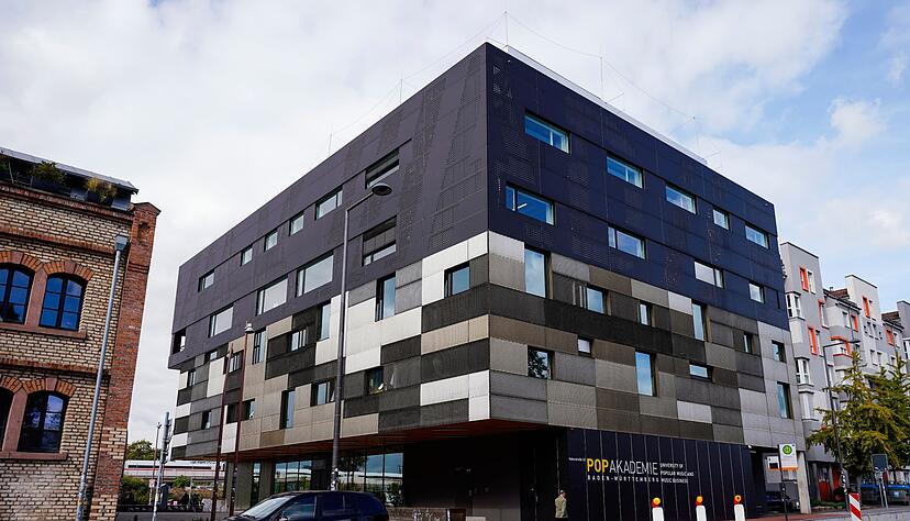 Die Popakademie Baden-W&uuml;rttemberg in Mannheim ist eine Hochschule f&uuml;r die Musik- und Kreativwirtschaft sowie f&uuml;r Popul&auml;re Musik.