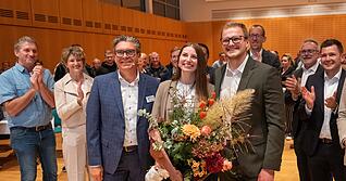 Kai Kraning (rechts) ist der neue Bürgermeister von Oberstenfeld. Neben ihm: sein Stellvertreter Markus Meder und seine Lebensgefährtin Lena Hagmann.