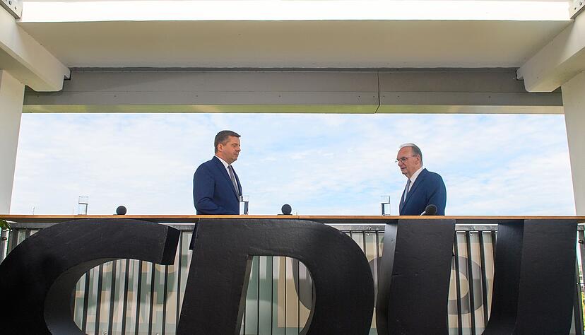 Schulze soll in Haseloffs Fu&szlig;stapfen treten.