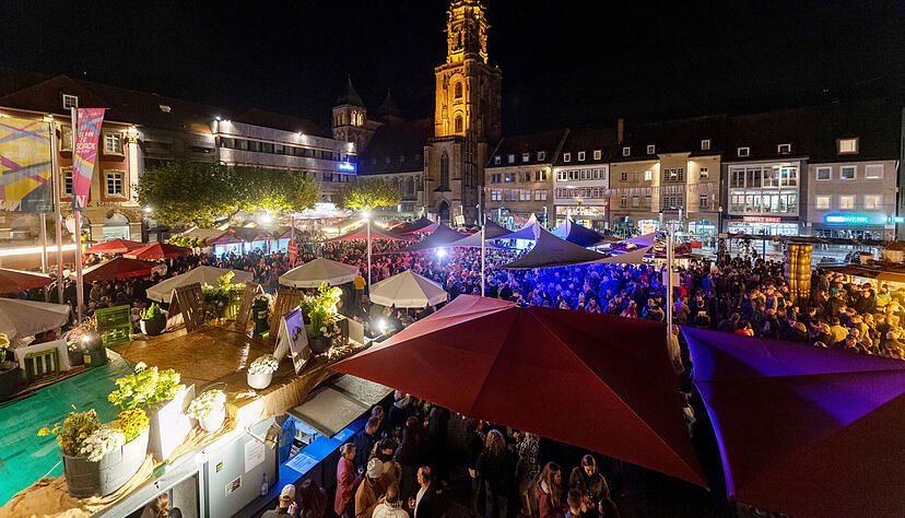 In Heilbronn dreht sich rund ums Rathaus bald wieder (fast) alles ums Weindorf.
Foto: Archiv/Berger