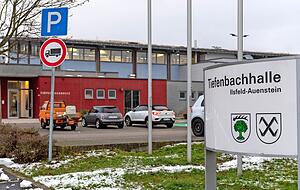 Die Tiefenbachhalle in Ilsfeld-Auenstein wird Anlaufstelle im Landkreis Heilbronn. Der Landkreis hätte sich einen zweiten Standort gewünscht. Foto: Mario Berger
