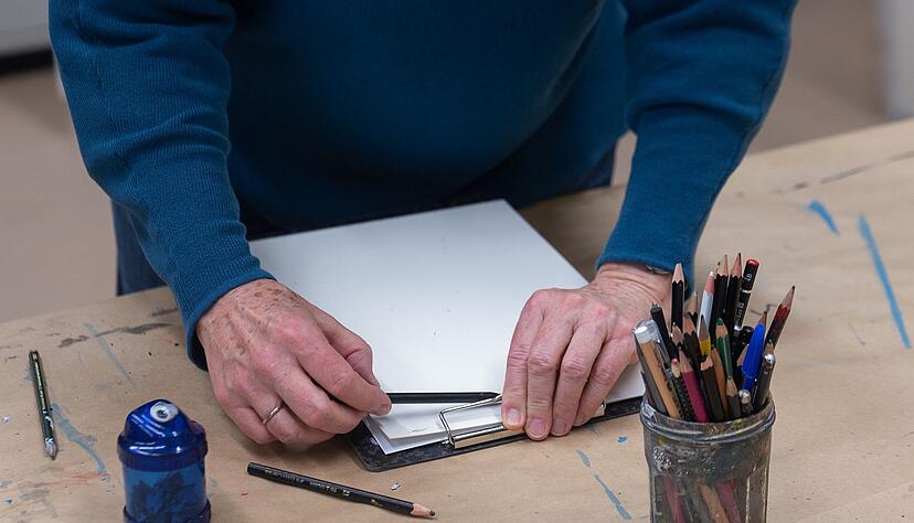 Das therapeutische Angebot in psychiatrischen Kliniken ist vielf&auml;ltig und kann auch Kunst- oder Musiktherapie umfassen.