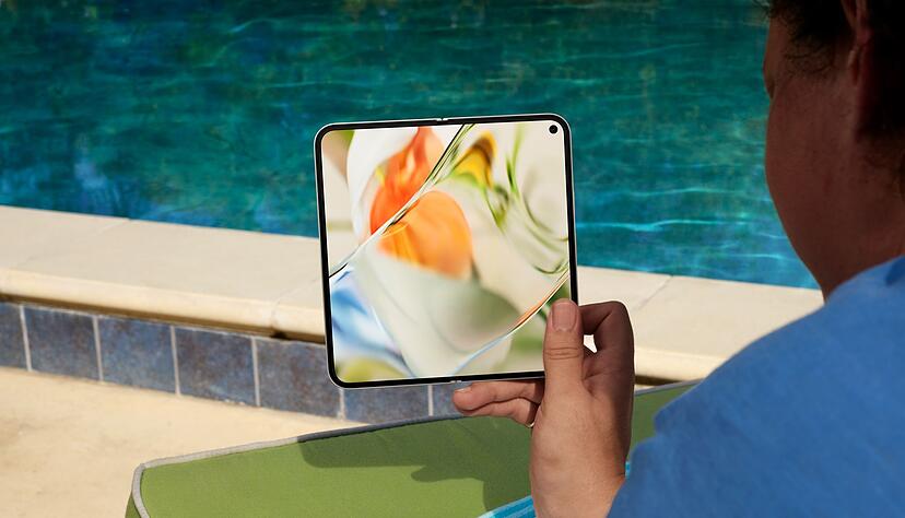 Richtig hell: Die Displays des Google Pixel 9 Pro Fold (1.900 Euro) strahlen mit bis zu 2.700 Candela.