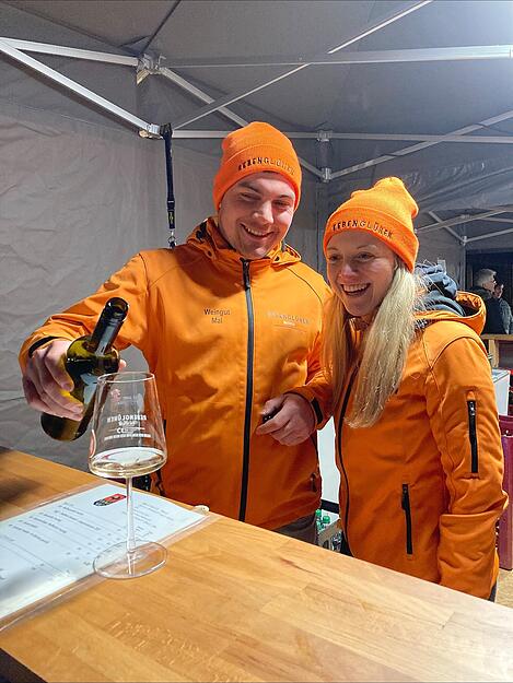 Haben Spaß: Carolin und Florian Mai vom gleichnamigen Weingut.