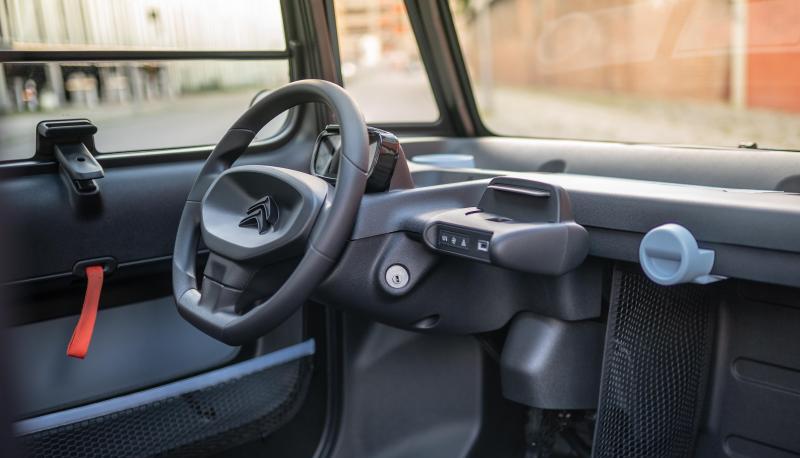 Kein Display, keine Assistenzsysteme, keine Klimaanlage: Zum Konzept des Citro&euml;n Ami geh&ouml;rt Minimalismus.