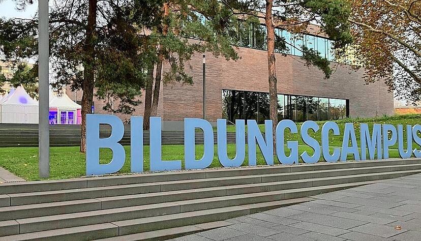 Neues Programm am Bildungscampus: Ferdinand-Steinbeis-Institut und Universität Ulm kooperieren bei Graduate School Digital Transformation. Neues Programm am Bildungscampus: Ferdinand-Steinbeis-Institut und Universität Ulm kooperieren bei Graduate School Digital Transformation.