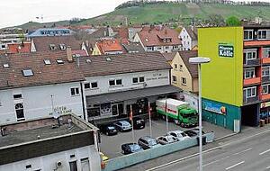 Bisher ist die Ditib-Moschee in einer Lagerhalle aus den 60er Jahren untergebracht.Foto: Berger Bisher ist die Ditib-Moschee in einer Lagerhalle aus den 60er Jahren untergebracht.Foto: Berger