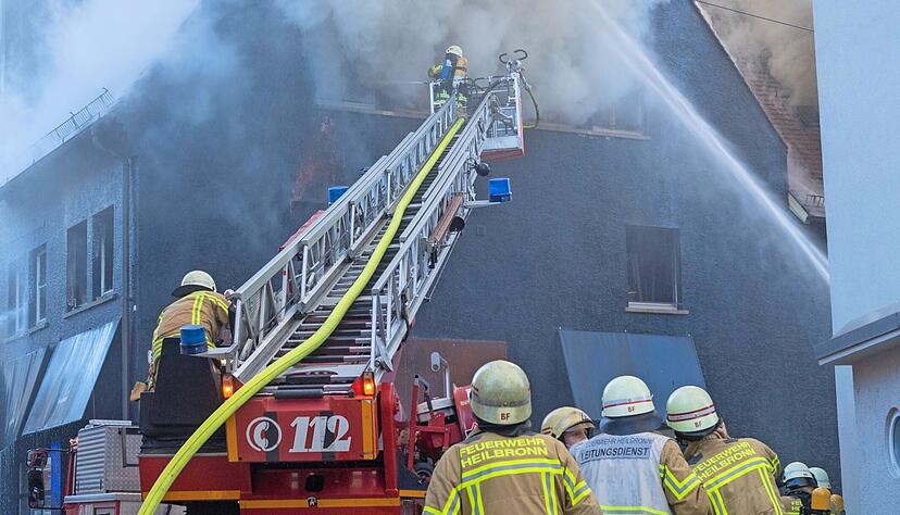 Brände, Unfälle, vollgelaufene Keller und mehr halten die Feuerwehr auf Trab. Im vergangenen Jahr sind die Heilbronner Einsatzkräfte zu etwa 1900 Alarmen ausgerückt.
Foto: Archiv/Berger
