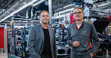 Betriebsratschef Rainer Schirmer (links) und Werkleiter Fred Schulze erwarten durch den neuen Audi A5 eine bessere Auslastung für Neckarsulm.