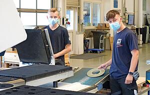 Stanzen, Schneiden, Biegen, Pressen &minus; das Know-how umfasst die gesamte Bandbreite. Fotos: LTI