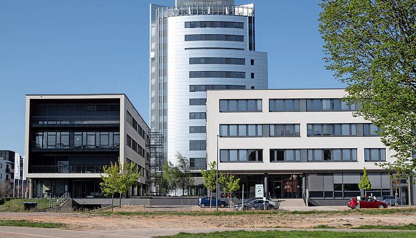 Im Zukunftspark Wohlgelegen haben sich junge Unternehmen aus den Bereichen Life Science und IT angesiedelt. Im Zukunftspark Wohlgelegen haben sich junge Unternehmen aus den Bereichen Life Science und IT angesiedelt.